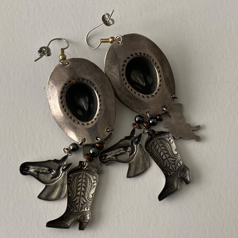 Vintage Statement Western Charm Dangling Hook Earrings Tarnished Silver Tone - Picture 3 of 7